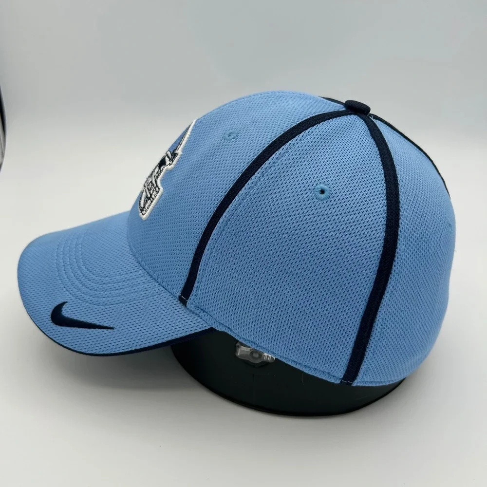 Nike stains technical pictures